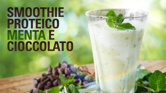 Smoothie proteico cioccolato e menta